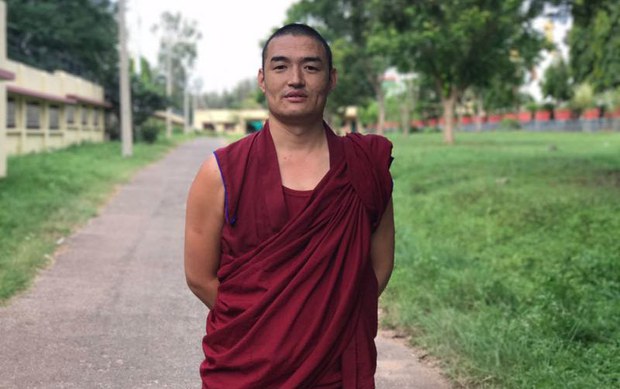 གྲྭ་བློ་བཟང་དོན་གྲུབ་ལགས་ཀྱིས་བོད་དོན་ལས་འགུལ་སྤེལ་བ།