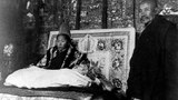 ༧རྒྱལ་བའི་ཡང་སྲིད་ངོས་འཛིན་དང་ཁྲི་སྟོན་ཞུ་སྐབས།