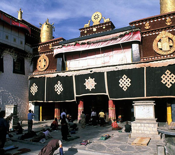 བར་སྐོར་གྱི་གྲོང་ཁུལ་རྙིང་པ། བར་སྐོར་གྱི་གྲོང་ཁུལ་རྙིང་པ།