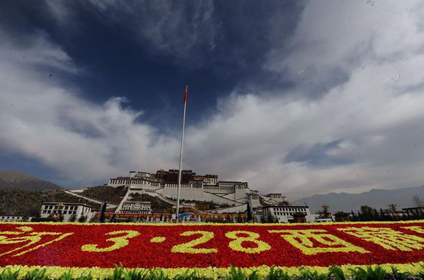 ཞིང་བྲན་ཁྲི་ཚོ་བརྒྱ་བཅིངས་བཀྲོལ་བཏང་བའི་དུས་དྲན།