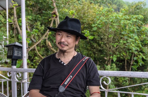 ཀྲུའུ་ཝེ་ཆོན་གྱིས་བོད་དོན་ལ་བཏང་འཛིན་བྱས་བཏང་།