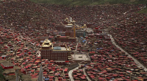 བོད་གསེར་རྟ་བླ་རུང་སྒར།