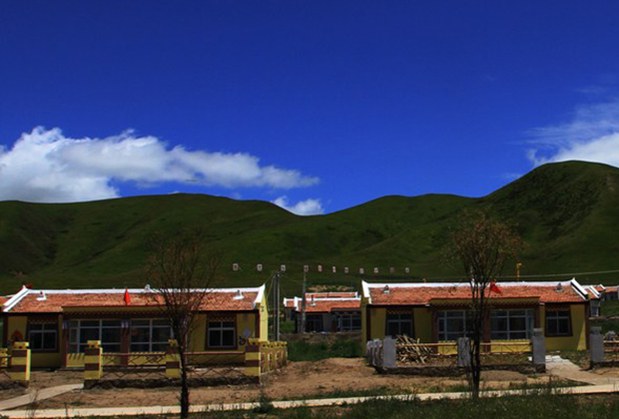 འབྲོག་པ་གྲོང་བརྡལ་ཅན་དུ་བསྒྱུར་བའི་ལས་གཞི་ཐད་བགྲོ་གླེང༌། འབྲོག་པ་གྲོང་བརྡལ་ཅན་དུ་བསྒྱུར་བའི་ལས་གཞི་ཐད་བགྲོ་གླེང༌།