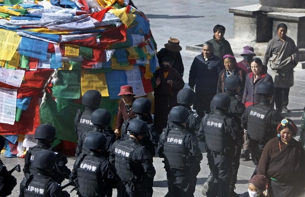 བོད་ཀྱི་གནད་དོན་བརྒྱུད་ལམ་ཁག་ནང་མངོན་གསལ་ཆུང་དུ་གྱུར་ཡོད་པ། བོད་ཀྱི་གནད་དོན་བརྒྱུད་ལམ་ཁག་ནང་མངོན་གསལ་ཆུང་དུ་གྱུར་ཡོད་པ།