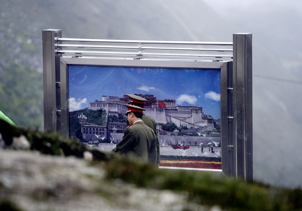རྒྱ་གར་དང་རྒྱ་ནག་དབར་བོད་ཞི་བའི་བསྟི་གནས་སུ་འཛུགས་སྐྲུན།