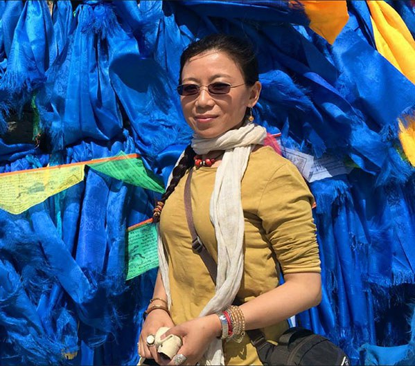 འོད་ཟེར་ལགས་རང་ཁྱིམ་དུ་བཀའ་སྡོམ་བྱས་པ། འོད་ཟེར་ལགས་རང་ཁྱིམ་དུ་བཀའ་སྡོམ་བྱས་པ།