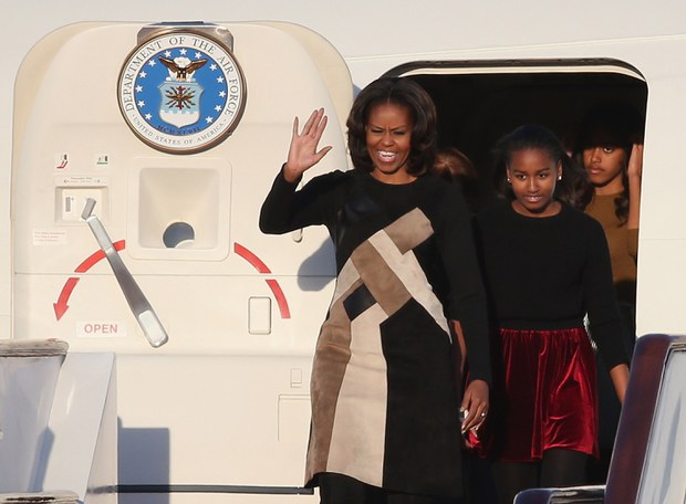 ཨ་རིའི་སྲིད་འཛིན་ཨོ་བྷ་མའི་ལྕམ་Michelle Obamaརྒྱ་ནག་ལ་འབྱོར་སྐབས། ༢༡༠༤།༣།༢༠