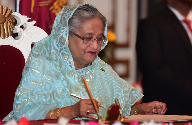 ལྕམ་ཤེཁ་ ཧ་སི་ནྰ་ནས་སྲིད་བློན་གྱི་ལས་ཡུན་གསུམ་པ་དབུ་འཛུགས་གནང་ཡོད་པ། ལྕམ་ཤེཁ་ ཧ་སི་ནྰ་ནས་སྲིད་བློན་གྱི་ལས་ཡུན་གསུམ་པ་དབུ་འཛུགས་གནང་ཡོད་པ།