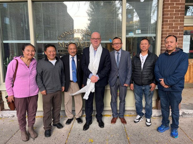 ཨ་རིའི་གྲོས་ཚོགས་འཐུས་མི་Jim Mcgovernམཆོག་དང་མཇལ་འཕྲད་ཞུས་ཡོད་པ། ཨ་རིའི་གྲོས་ཚོགས་འཐུས་མི་Jim Mcgovernམཆོག་དང་མཇལ་འཕྲད་ཞུས་ཡོད་པ།