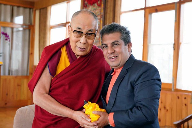 ཤྲི་ལང་ཀའི་ནང་པའི་ཆོས་མཐོའི་སྐུ་ཚབ་ནས་༧གོང་ས་མཆོག་ལ་ཤྲི་ལང་ཁའི་ནང་ཆིབས་བསྒྱུར་གནང་སྐྱོང་ཡོང་བའི་སྐྱབས་འཇུག་ཞུས་པར་རྒྱ་ནག་གིས་ཉེན་བརྡ་བཏང་ཡོད་པ།