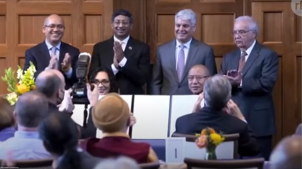 ཨེ་མོ་རི་མཐོ་སློབ་དང་འབྲས་སྤུངས་བློ་གསལ་གླིང་དབར་ལ་བཞག་པའི་གྲོས་མཐུན་གན་རྒྱ་དེ་ཉིད་མུ་མཐུད་འཕར་འགྱངས་གནང་ཡོད་པ།