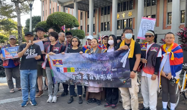 ཐའེ་ཝན་དུ་བོད་རང་དབང་ཆེད་རྐང་འཁོར་བསྐོར་བསྐྱོད་ཀྱི་ལས་འགུལ་འགྲོ་བཞིན་པ།