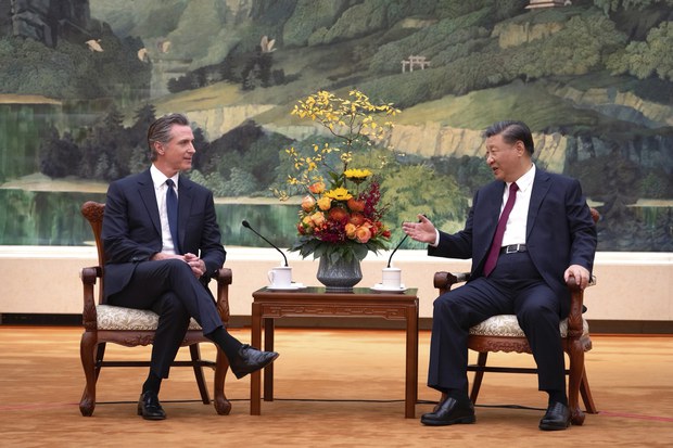 ཀེ་ལི་ཕོར་ནི་ཡའི་སྤྱི་ཁྱབ་ནས་རྒྱ་ནག་ནང་འཚམས་གཟིགས།