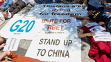 སྲིད་འཛིན་ཞིས་ཅིན་ཕིང་ལ་ངོ་རྒོལ་བྱས་འདུག
