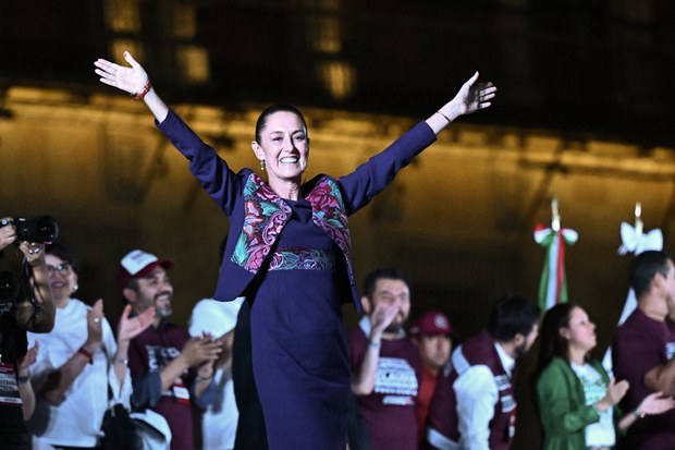 མེཀ་སི་ཀོའི་བུད་མེད་སྲིད་འཛིན་ཐོག་མ་འདམ་ཐོན་བྱུང་བ།