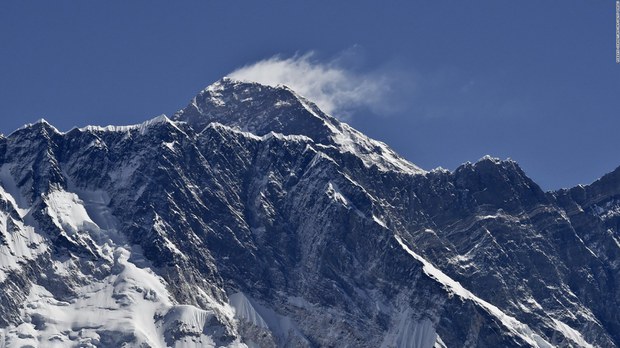 འཛམ་གླིང་ནང་གི་རི་བོ་མཐོ་ཤོས་གངས་རི་ཇོ་མོ་གླང་མར་ཤུགས་རྐྱེན།