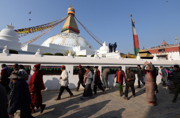 སླེབས་ལ་ཉེ་བའི་བལ་ཡུལ་གྱི་འོས་བསྡུ་ཆེན་མོ་དང་བོད་མིའི་གནས་སྟངས།