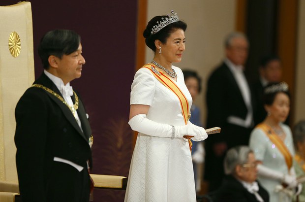 ཉི་ཧོང་གི་རྒྱལ་པོ་གསར་པ་ཁྲི་འདོན་མཛད་སྒོ།