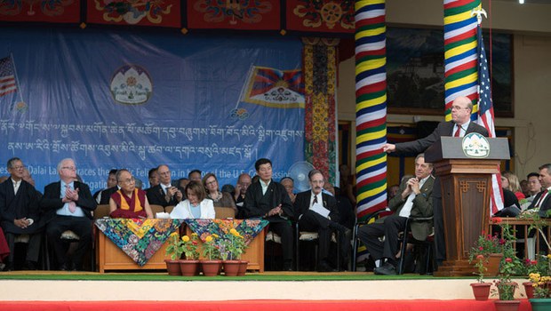 ཨ་རིའི་གྲོས་ཚོགས་ཀྱི་སྐུ་ཚབ་ཀྱི་འཚམས་གཟིགས།