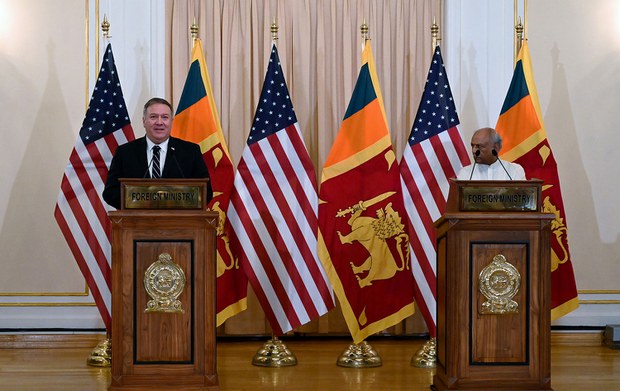 པོམ་པེཡོ་ཤྲི་ལདྐར་འཚམས་གཟིགས་སུ་ཕེབས་པ། པོམ་པེཡོ་ཤྲི་ལདྐར་འཚམས་གཟིགས་སུ་ཕེབས་པ།