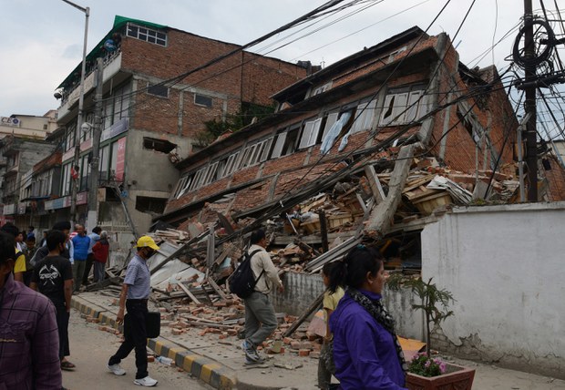 བལ་ཡུལ་དུ་ས་ཡོམ་བརྒྱབ་ནས་མི་མང་པོ་ཞིག་འདས་གྲོངས་སུ་གྱུར་ཡོད་པ།