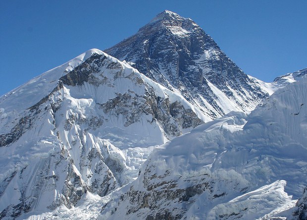 རེ་བོ་ཇོ་མོ་གླང་མའི་ངོ་སྤྲོད།