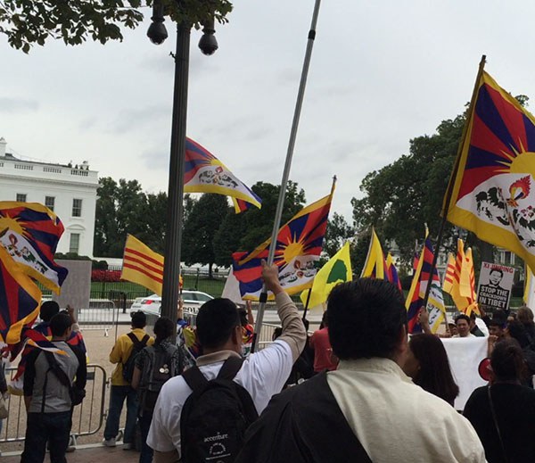 རྒྱ་ནག་གི་སྲིད་འཛིན་ཨ་རིའི་རྒྱལ་སར་བསླེབས། རྒྱ་ནག་གི་སྲིད་འཛིན་ཨ་རིའི་རྒྱལ་སར་བསླེབས།