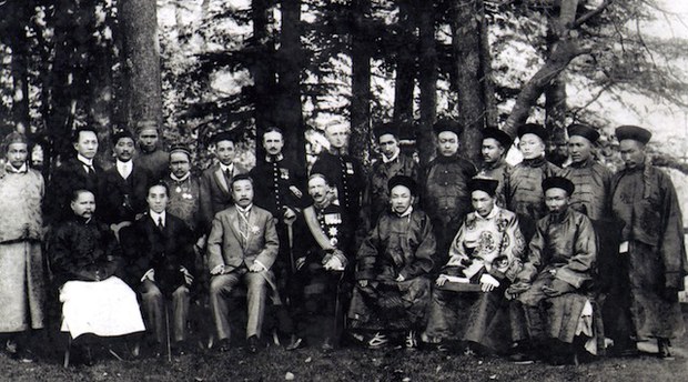 རྒྱ་བོད་དབྱིན་གསུམ་གྱི་སྐུ་ཚབ་དབར་ས་མཚམས་དང་འབྲེལ་བའི་གྲོས་མོལ།
