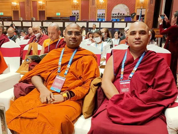 གོ་ལའི་ནང་པའི་ལྷན་ཚོགས་ཐེངས་དང་པོ། གོ་ལའི་ནང་པའི་ལྷན་ཚོགས་ཐེངས་དང་པོ།