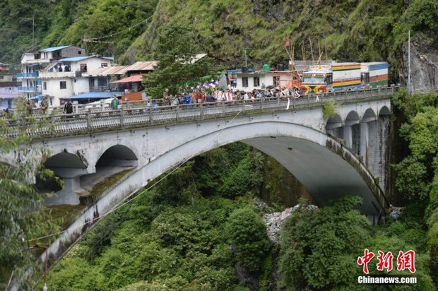 བལ་བོད་ས་མཚམས་སྒོ་ཕྱེ་བར་བོད་མིར་ཕན་ཐོགས།