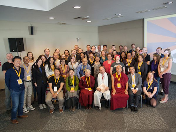 ཡོ་རོབ་ཁུལ་གྱི་བོད་དོན་རྒྱབ་སྐྱོར་ཚོགས་པའི་ཚོགས་འདུ། ཡོ་རོབ་ཁུལ་གྱི་བོད་དོན་རྒྱབ་སྐྱོར་ཚོགས་པའི་ཚོགས་འདུ།