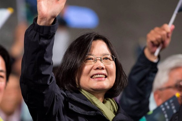 ཐེ་ཝན་གྱི་སྲིད་འཛིན་གསར་པའི་དམ་འབུལ། ཐེ་ཝན་གྱི་སྲིད་འཛིན་གསར་པའི་དམ་འབུལ།