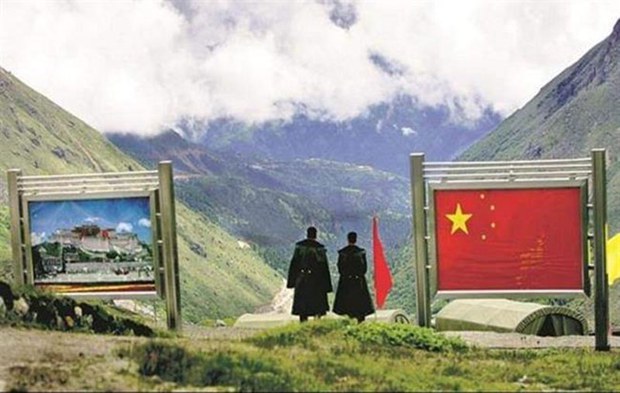 ཨ་མི་རི་དང་རྒྱ་དཀར་ནག་དབར་ཉེན་ཚབས་ཅན་གྱི་འབྲེལ་ལམ་གྱི་ཁ་ཕྱོཌ།