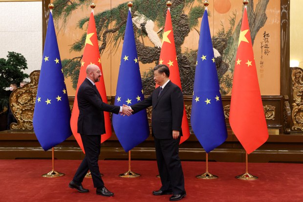 དམངས་གཙོའི་རྒྱལ་ཁབ་ཚང་མས་གཅིག་ཏུ་སྒྲིལ་ནས་རྒྱ་ནག་ལ་གཞོན་ཤུགས་སྤྲོད་པ་ཡིན་ན་གནས་སྟངས་ལ་འགྱུར་བ་འགྲོ་སྲིད་ཅེས་འབུམ་རམས་པ་རྒྱལ་ལོ་ལགས་ཀྱིས་གསུངས་ཡོད་པ། དམངས་གཙོའི་རྒྱལ་ཁབ་ཚང་མས་གཅིག་ཏུ་སྒྲིལ་ནས་རྒྱ་ནག་ལ་གཞོན་ཤུགས་སྤྲོད་པ་ཡིན་ན་གནས་སྟངས་ལ་འགྱུར་བ་འགྲོ་སྲིད་ཅེས་འབུམ་རམས་པ་རྒྱལ་ལོ་ལགས་ཀྱིས་གསུངས་ཡོད་པ།